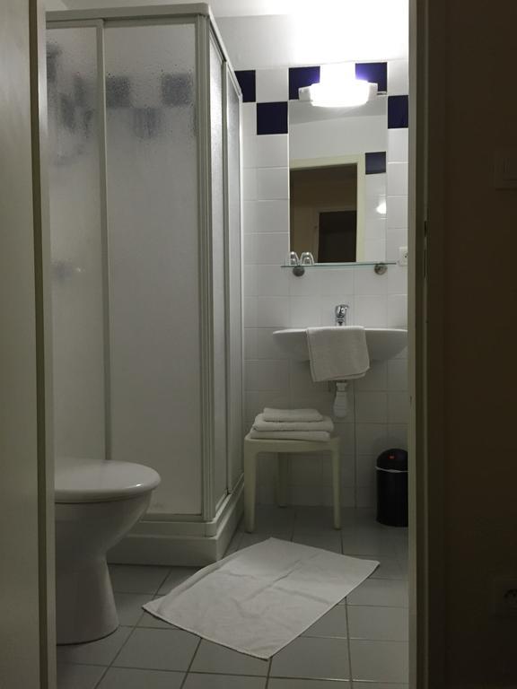 Acacias Apparts Hotel Plombières-les-Bains Szoba fotó